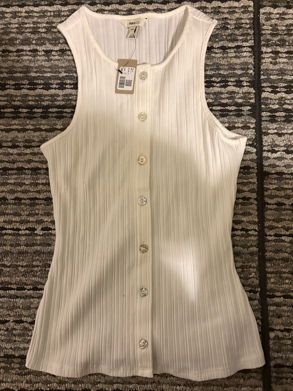 BNWT Reitman’s Ribbed Button-Front Tank Top - White